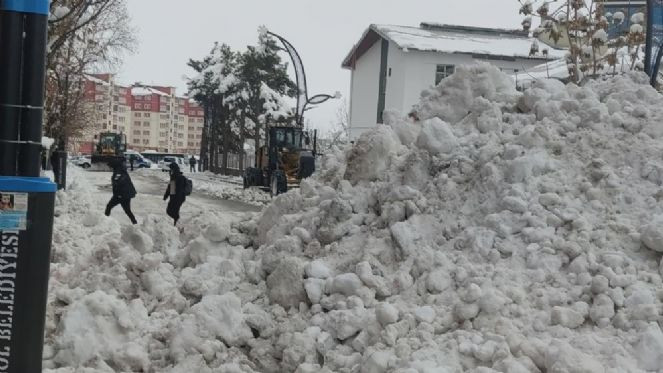 Buz sarkıkları insan boyuna yaklaştı - Resim : 5