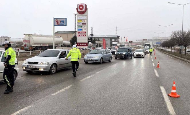 İç Anadolu'da kar yağışı etkili oluyor - Resim : 6