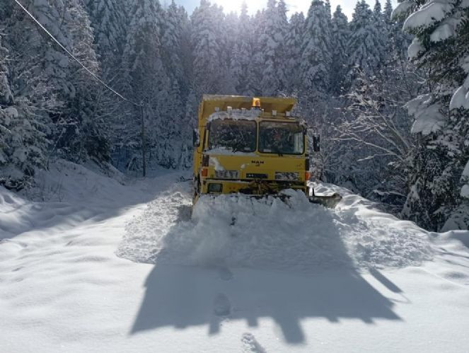 Kastamonu'da yüzlerce köy yolu ulaşıma kapandı - Resim : 1