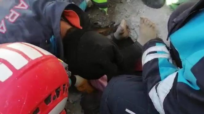 Yabancı uyruklu kadın 57 saat sonra kurtarıldı - Resim : 1