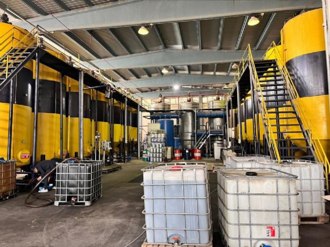 Yağdan akaryakıt üretenlere baskın - Resim : 3