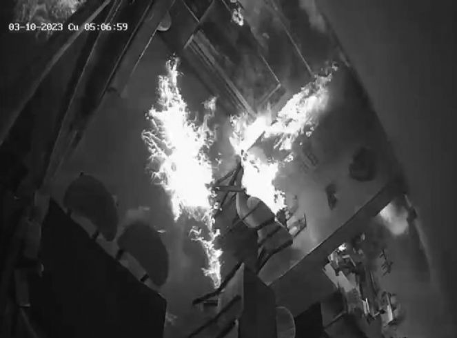 Kasap dükkanını benzin döküp yaktılar - Resim : 3