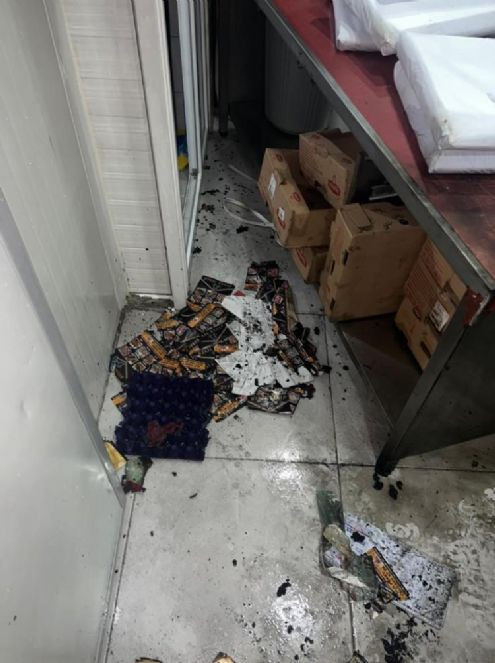 Kasap dükkanını benzin döküp yaktılar - Resim : 8