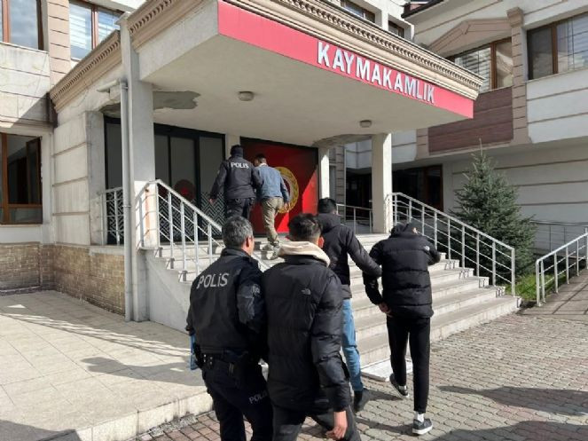 Kastamonu’da evlere danan 3 kişi tutuklandı - Resim : 1