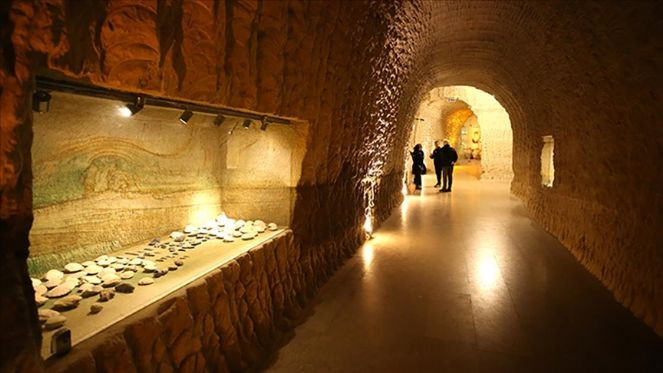 Yeraltı müzesine turist akını - Resim : 2