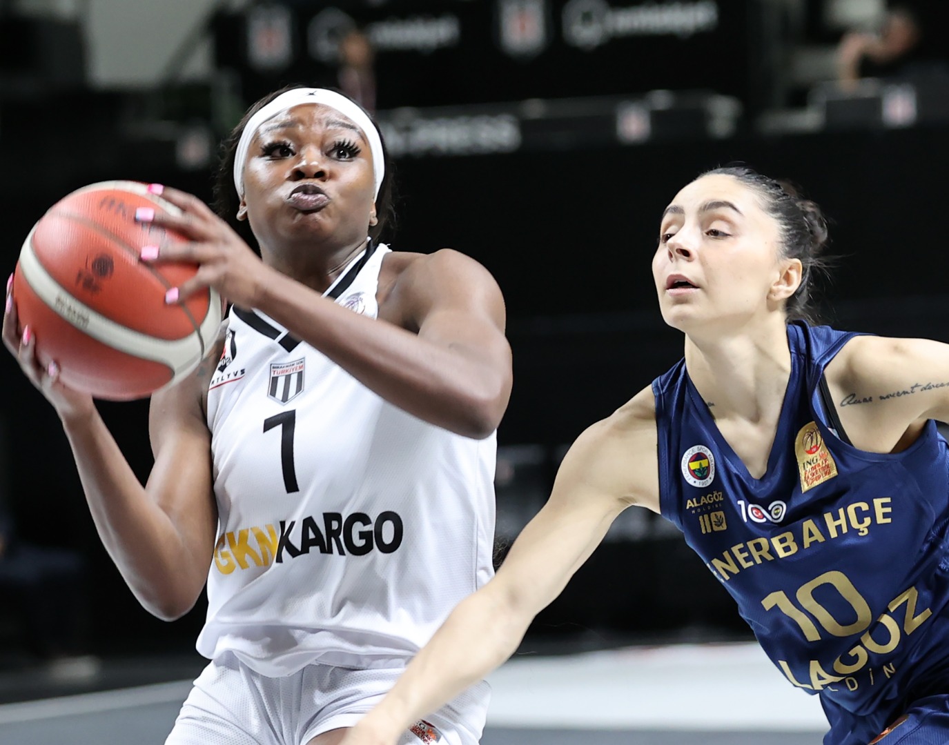 Beşiktaş defeated by Fenerbahce Alagöz Holding