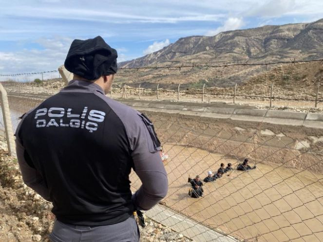 Sel sularına kapılan 1,5 yaşındaki bebeğin cansız bedenine ulaşıldı - Resim : 1