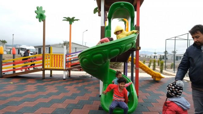 214 prefabrik ev daha depremzedelere teslim edildi - Resim : 4