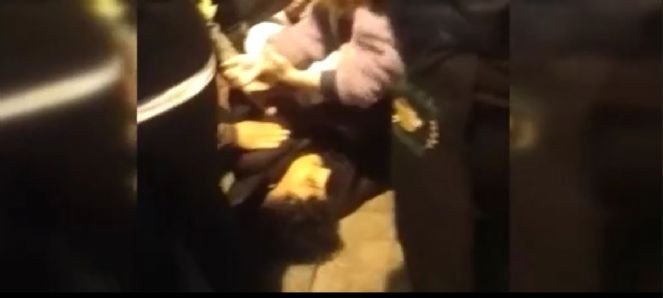 Yolda yürüyen gence kurşun yağmuru - Resim : 1