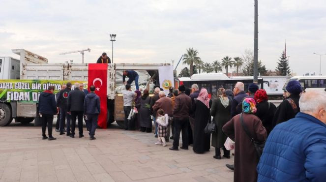 2 bin fidan vatandaşa ücretsiz dağıtıldı - Resim : 1