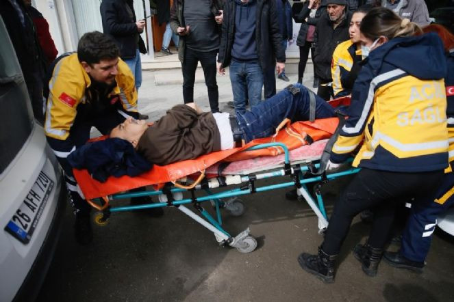 Alacak verecek meselesi kanlı bitti: 2 yaralı - Resim : 2