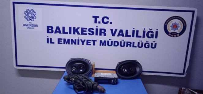 Böylesi de çıktı : Gülerek cezaevine gittiler - Resim : 2