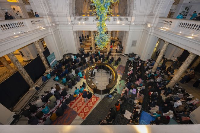 Londra'nın ünlü Victoria ve Albert Müzesi'nde toplu iftar programı düzenlendi - Resim : 4