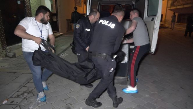 1 yıllık kocasını bıçakla öldürdü - Resim : 1
