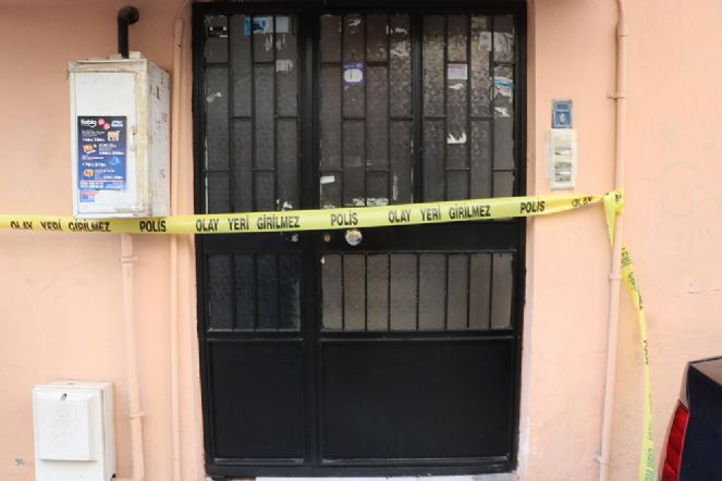 Tartıştığı eşini sırtıntan bıçaklayarak öldürdü - Resim : 2