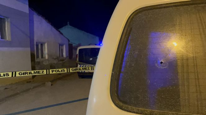 15 yaşındaki genç sırtından kurşunlandı - Resim : 1