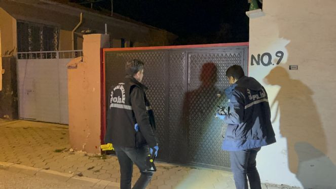 15 yaşındaki genç sırtından kurşunlandı - Resim : 4