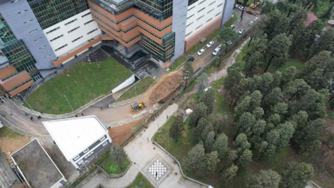 Marmara Üniversitesi'nde göçük: 1 kişi göçük altında kaldı - Resim : 2