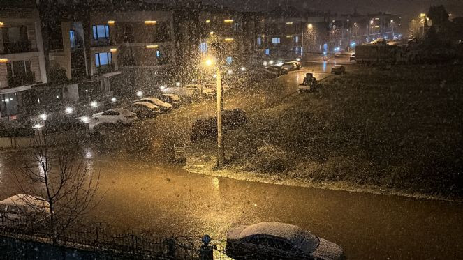 3 ilde sokaklar 5 dakikada karla kaplandı - Resim : 5