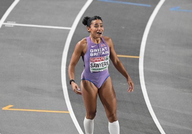 Uçtu uçtu Jazmin Sawyers uçtu - Resim : 3