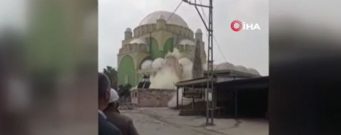 Kontrollü yıkılan minare iş yerinin üzerine düştü - Resim : 1