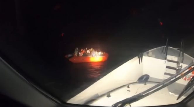 Ayvacık açıklarında 77 kaçak göçmen yakalandı - Resim : 3