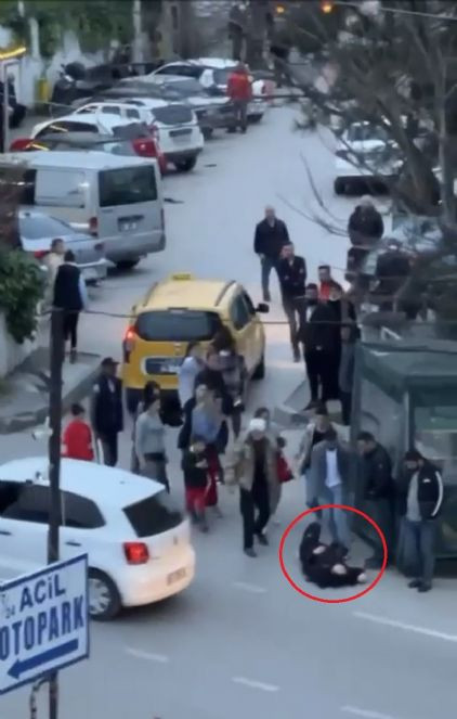 Kadınların yan bakma kavgası - Resim : 1