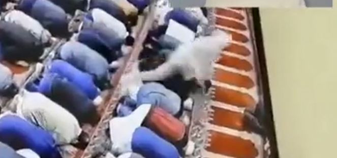 ABD'de korkunç olay. Türk vatandaşı namaz kıldıran imamı sırtından bıçakladı - Resim : 1