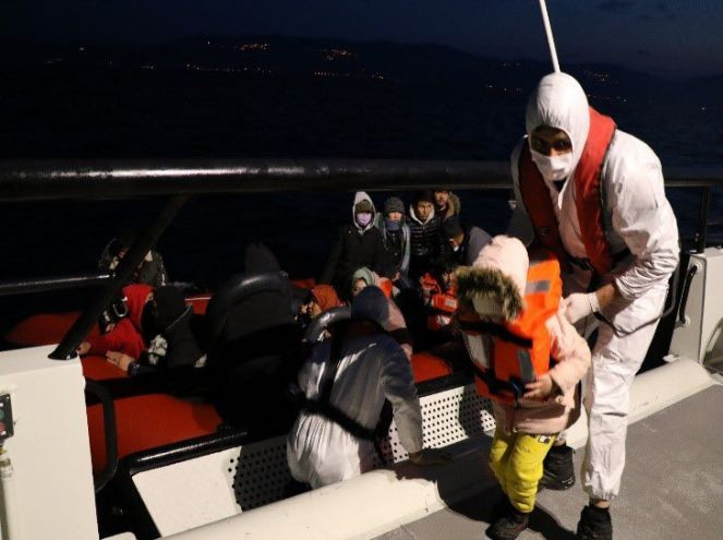 Sahil Güvenlik denizden yüzlerce kaçak göçmen topladı - Resim : 1
