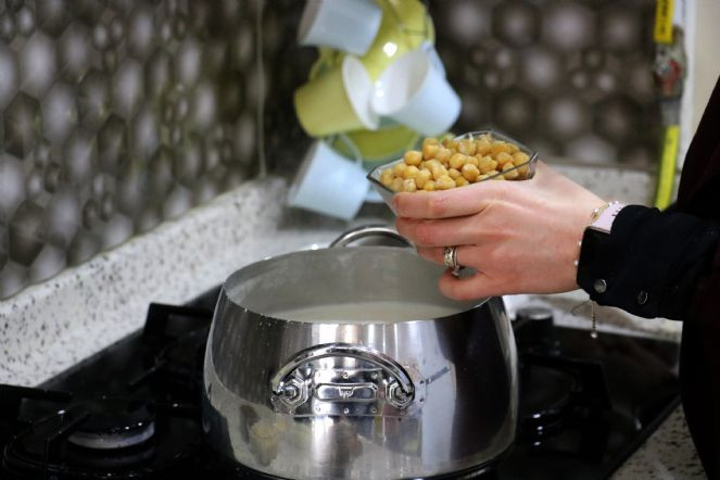 Bu çorba hem doyuruyor hem zayıflatıyor - Resim : 4