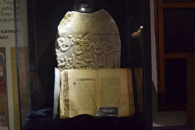 Cumhuriyet dönemi eserleriyle tarihi yaşatıyorlar - Resim : 4