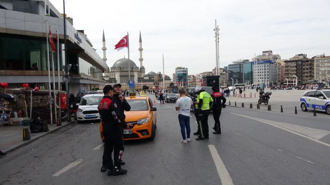 Taksim'de polis suçluların korkulu rüyası oldu - Resim : 2