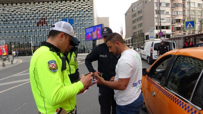 Taksim'de polis suçluların korkulu rüyası oldu - Resim : 5