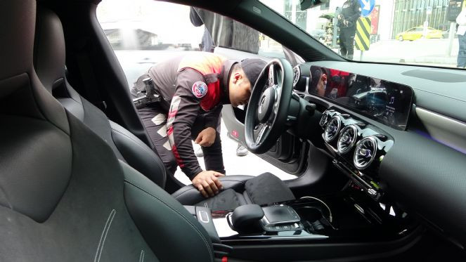 Taksim'de polis suçluların korkulu rüyası oldu - Resim : 8