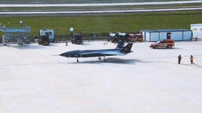 Bayraktar KIZILELMA 4. uçuşunda Sistem Tanımlama Testini başarıyla tamamladı - Resim : 1