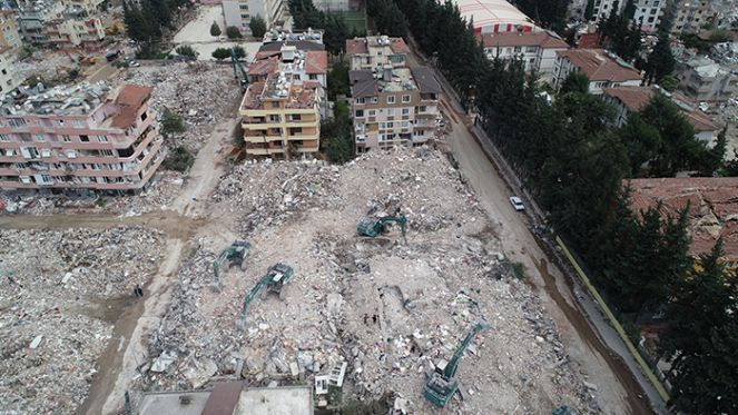 DSİ, Hatay'da 1 milyon 400 bin ton moloz taşıdı - Resim : 9