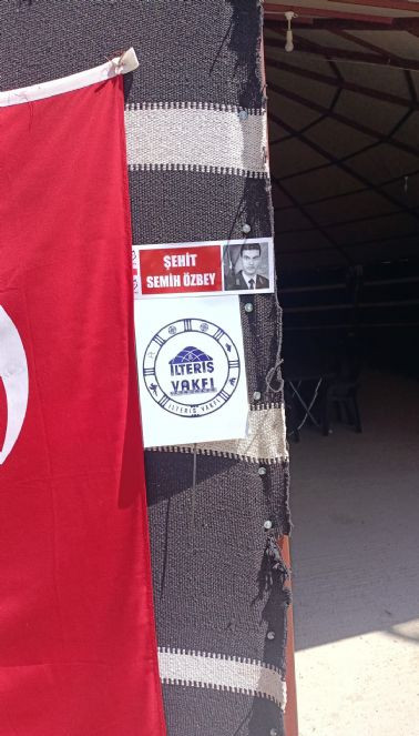 İlteriş Vakfı Türk çadırlarında depremzede vatandaşlara moral veriyor - Resim : 1