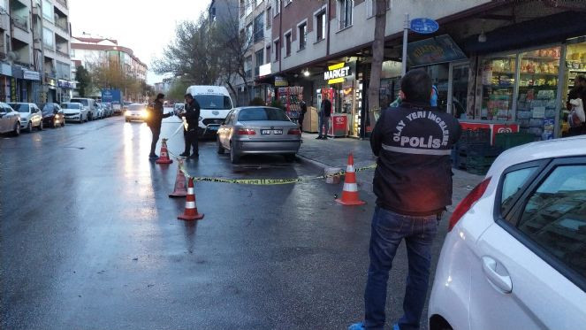 Koluna ismini kazıttığı karısını çocuğunun önünde öldürdü - Resim : 5
