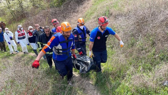 Gabonlu Dina’nın sır ölümü! Annesi ile kez konuştu… - Resim : 11