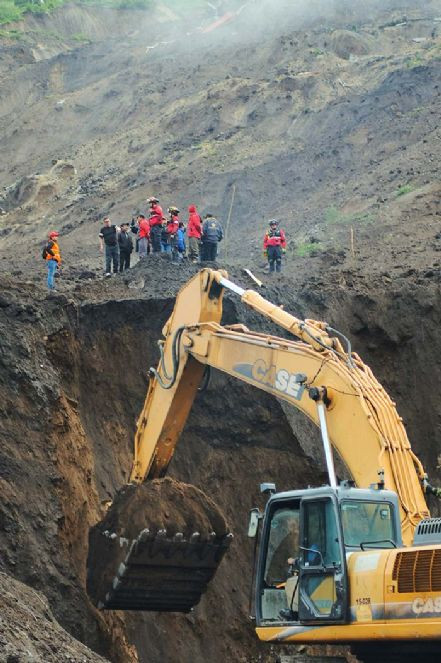 Ekvador'da ölenlerin sayısı 33'e yükseldi - Resim : 7