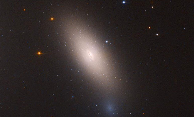 NASA 'kalıntı galaksi' görüntüledi