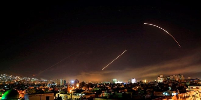 İsrail Suriye'yi vurdu: 9 ölü