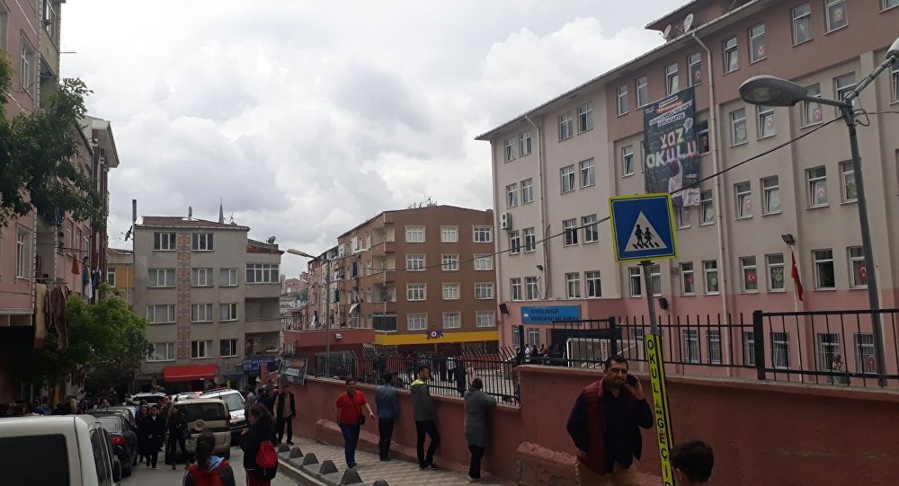 İstanbul'da okulda bomba paniği!
