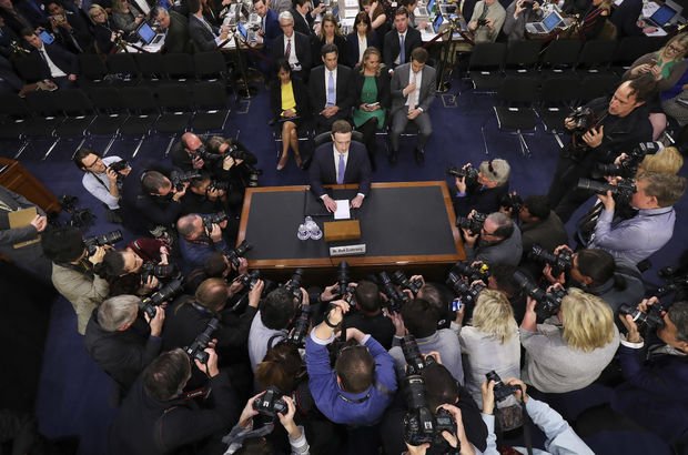 Zuckerberg'in ifadesi canlı yayınlanacak!