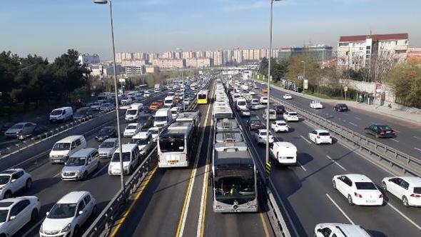 İstanbul'da trafik kilitlendi