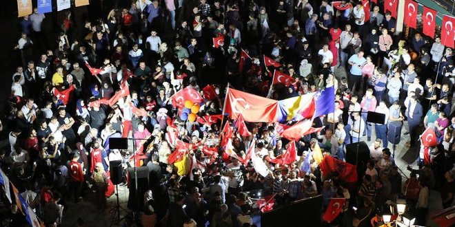 Rotterdam'da Türkler artık oy kullanamayacak