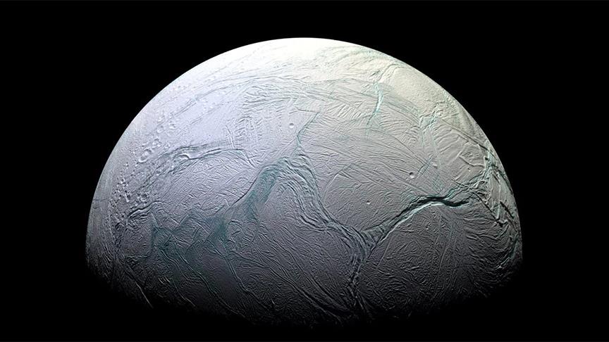 Enceladus'ta yaşama dair kanıtlar bulundu