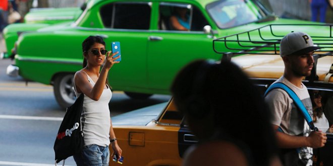 Küba'da telefonlara internet bağlantısı geliyor