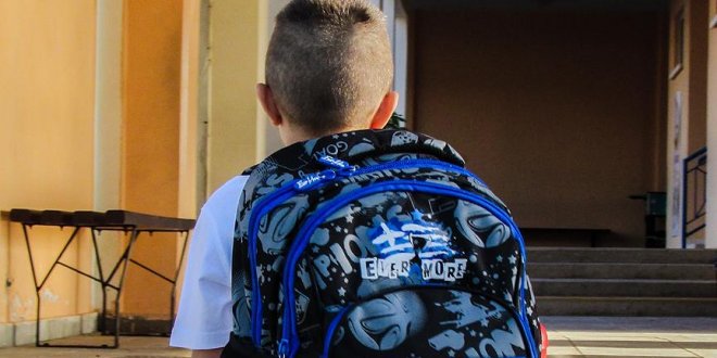 Çocuklar için okul çantası uyarısı
