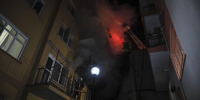 Ankara'da 8 katlı binada yangın!